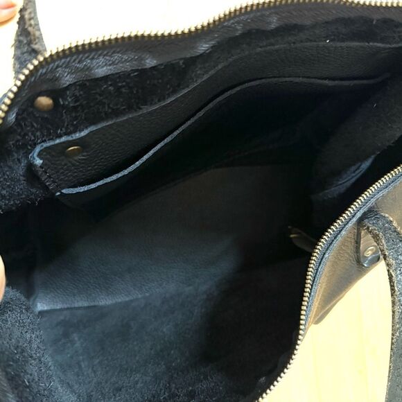 Calma 11600 Leather Goods Made in Spain Convertible Shoulder Bag Black Pebble - Picture 4 of 16